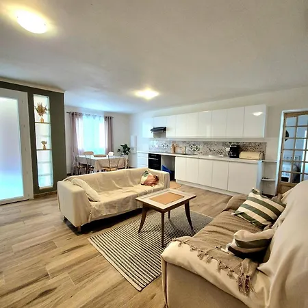 Apartman Bel 3 Piece Saint-Hippolyte